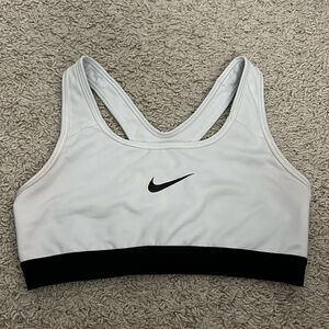S Nike sports bra